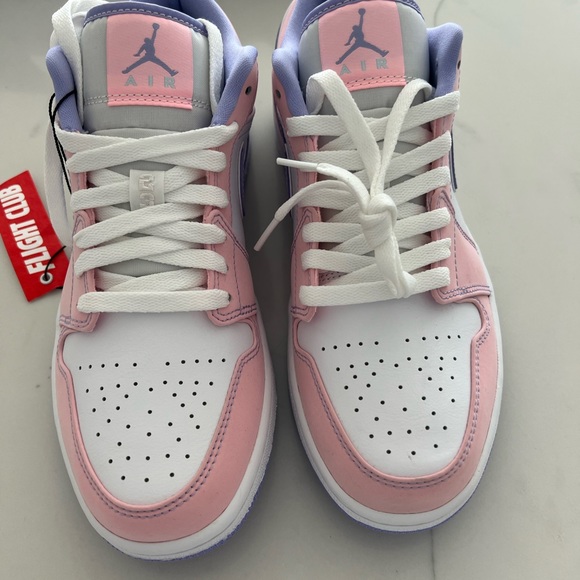 Air Jordan 1 Low SE ‘Arctic Punch’ - Picture 6 of 11